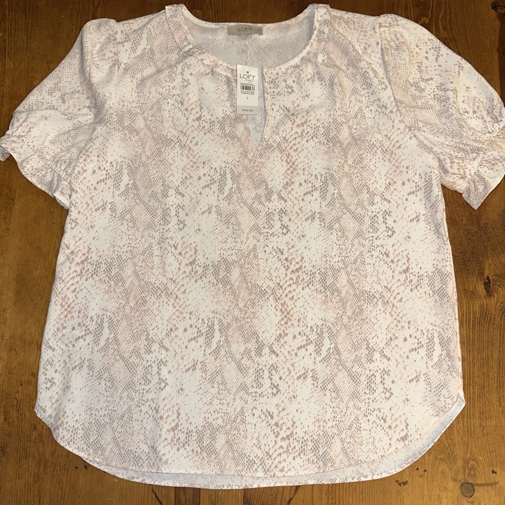 LOFT Outlet Women's Pastel Snake‎ Print Short Sleeve Blouse Sz Small